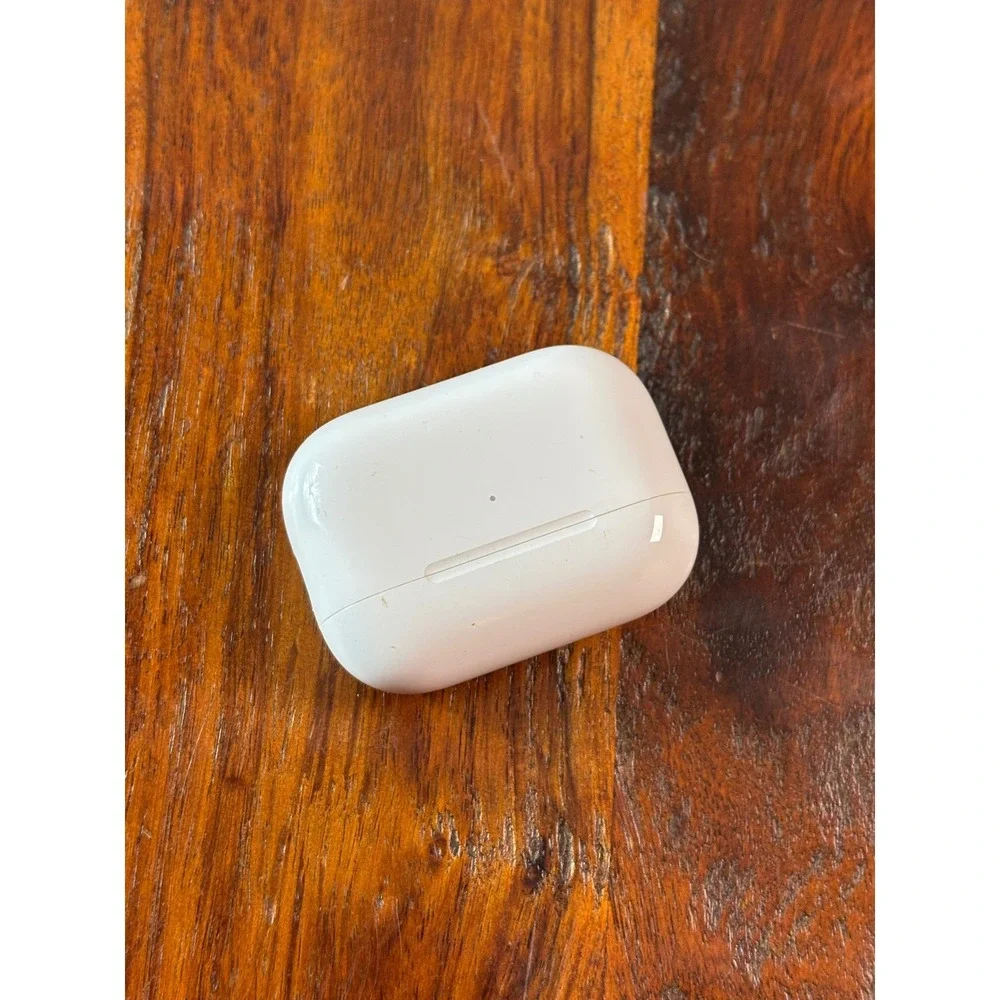 Apple AirPods Pro 2nd Gen Wireless Charging Case USB-C MagSafe White Replacement